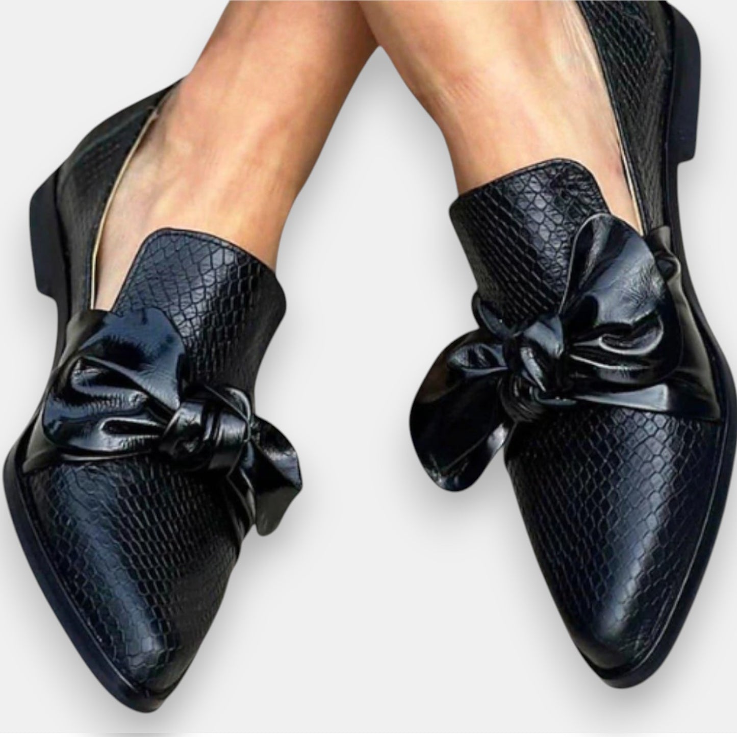 Claudia - Loafer with Bow Detail