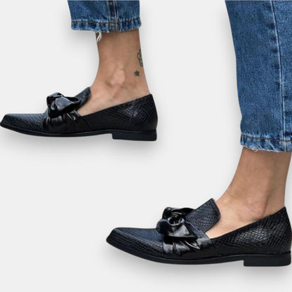 Claudia - Loafer with Bow Detail